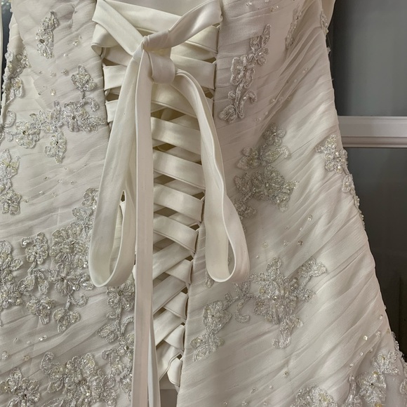 New Wedding Dress - Picture 3 of 5